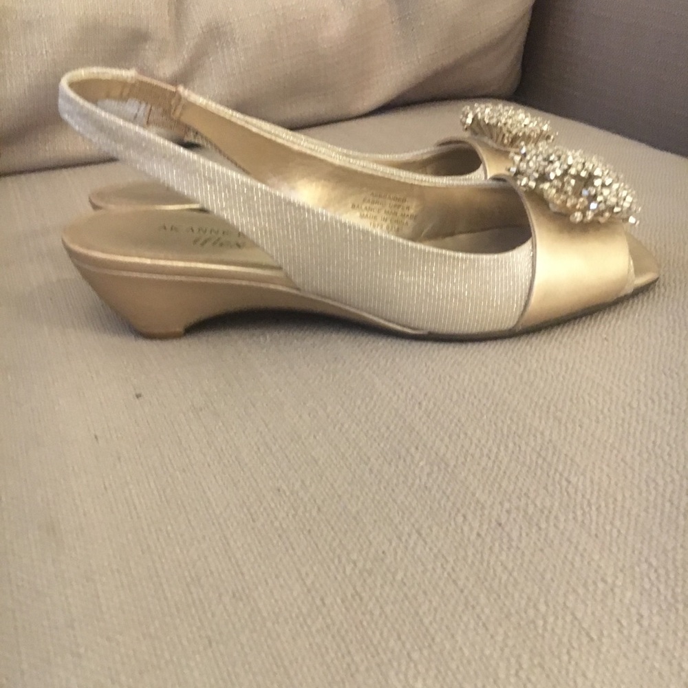 Anne Klein Shoes - Picture 3 of 4